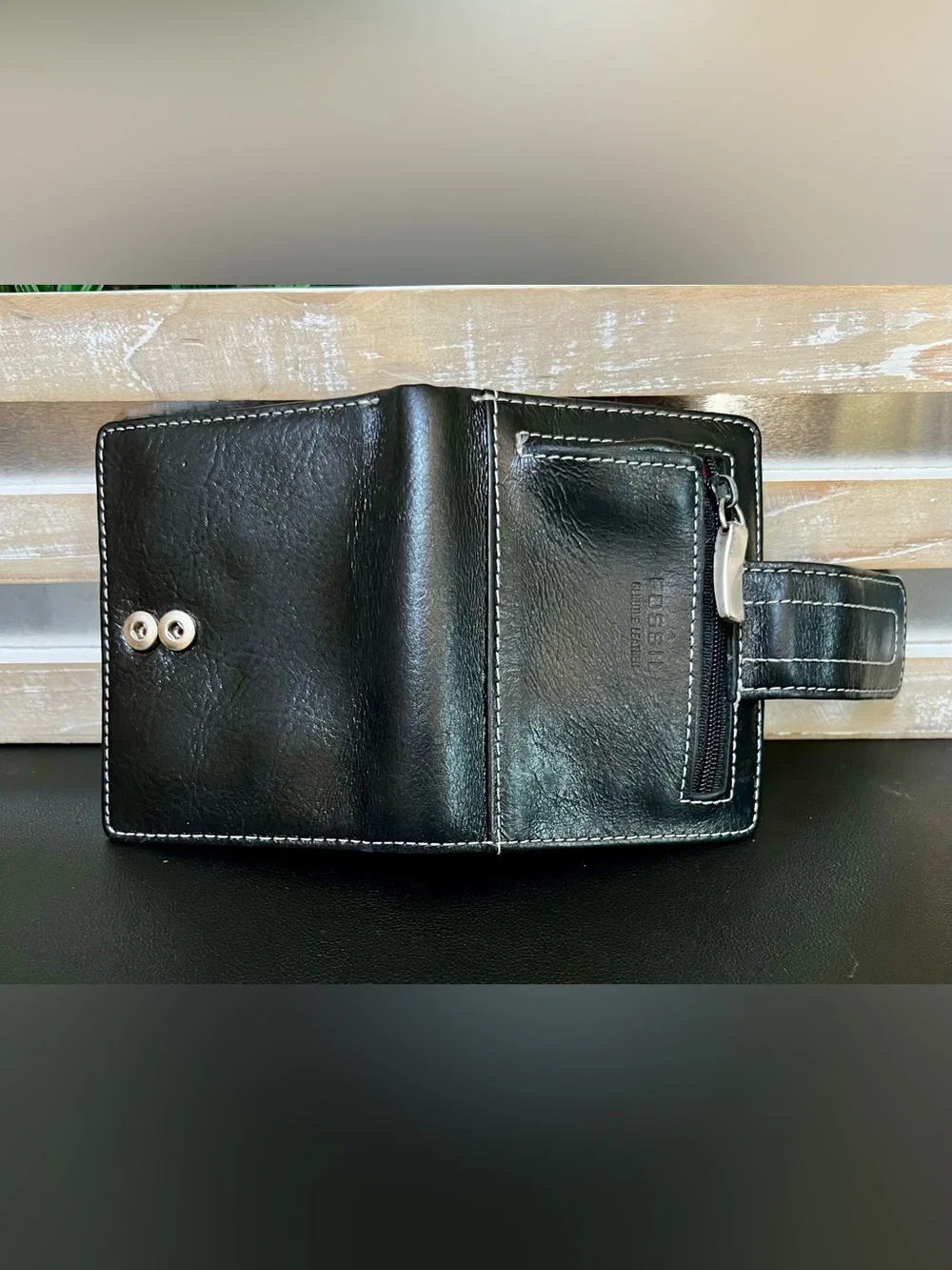 FOSSIL Vintage Black Trifold Leather Wallet with Hot Pink Interior